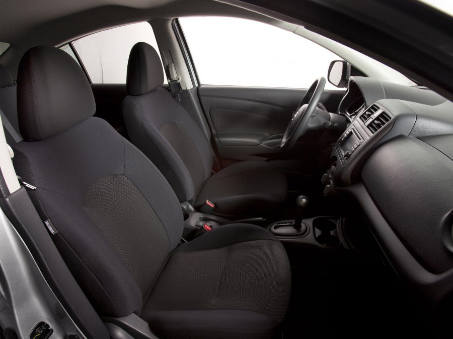 Nissan Versa 2011 года  (фото 6 из 11)